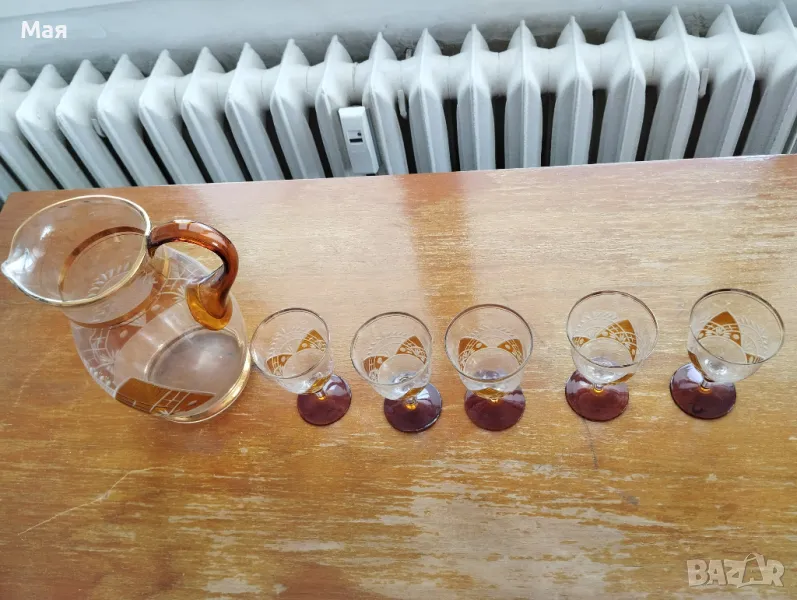 Чаши за вино с кана златен кант от средата на миналия век винтидж, снимка 1