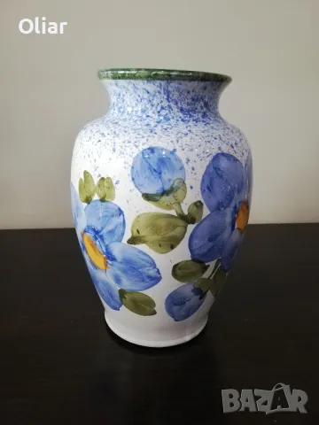 Много красива, ръчно рисувана ваза. Керамика. 