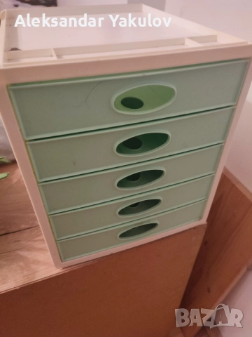 Продавам запазено ученическо компютърно бюро + подарък, снимка 9 - Бюра - 52755202