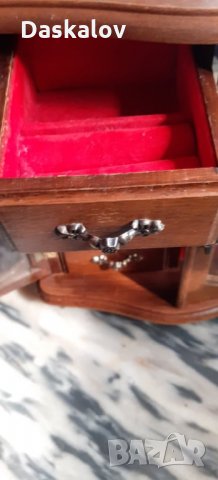Продавам декоративен дървен бижутерник, снимка 4 - Декорация за дома - 32734326