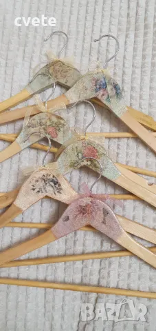 Дървени закачалки за дрехи, винтидж стил с декупаж, снимка 2 - Други стоки за дома - 47766325