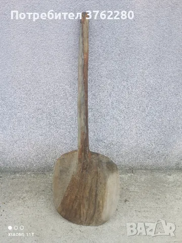 стара дървена лопата за хляб 