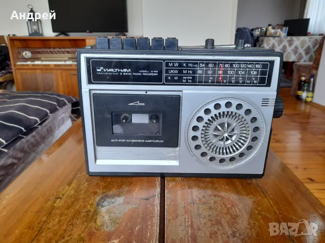 Стар радиокасетофон Waltham