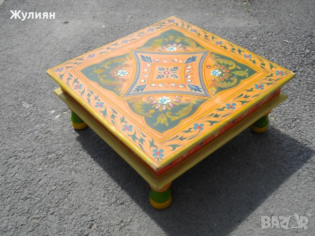 КРАСИВА РЪЧНО РИСУВАНА МАСА МАЛКА МАСИЧКА KARE 