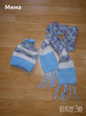 Плетени шал и шапка, синьо и бяло 