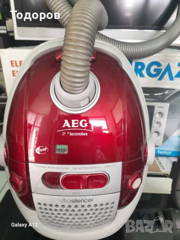 Прахосмукачка Electrolux 1800 W , снимка 2 - Прахосмукачки - 47316088