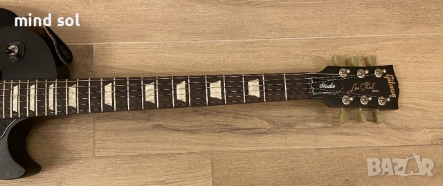 Gibson Les Paul Studio 2010 с твърд куфар, снимка 3 - Китари - 43334915