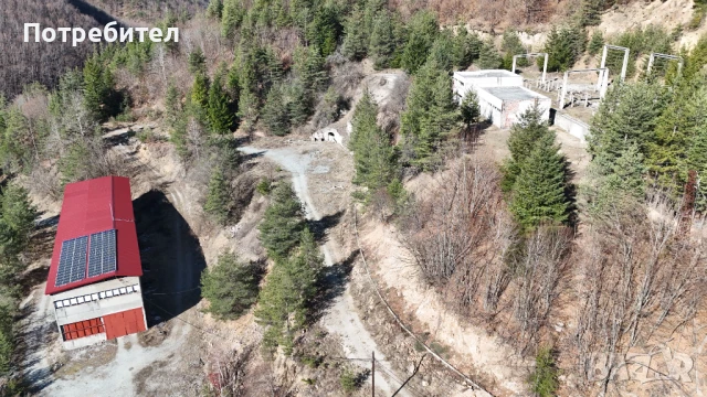 Промишлена територия с промишлени сгради – 88 465 кв.м., снимка 12 - Други - 50960231