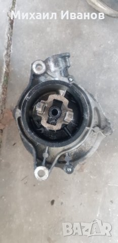 Вакуум помпа - /БМВ/BMW/-/е60/е61/-M57N2 3.0d 231кс.