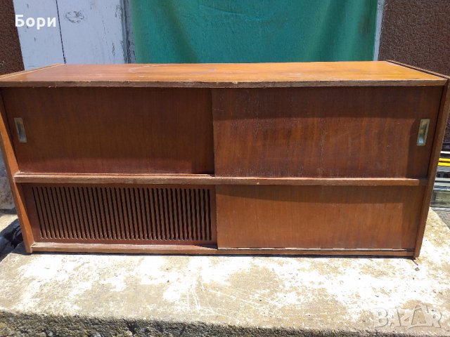 ЛИРА 68  Радиограмофон, снимка 2 - Радиокасетофони, транзистори - 28641360