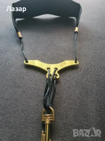 Луксозна каишка за саксофон,кларинет  или бузуки