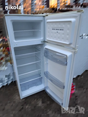 Хладилник с фризер Whirlpool , снимка 2 - Хладилници - 53213336