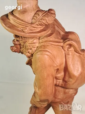 дървена статуетка ловец с куче авторска дърворезба 24/5, снимка 4 - Статуетки - 49588360