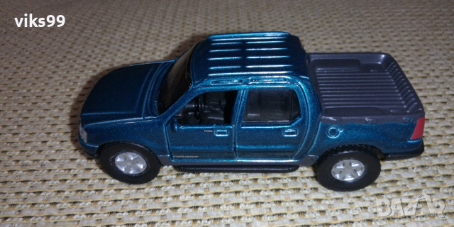 Maisto Ford Sport Trac Explorer 1:47, снимка 2 - Колекции - 36387882