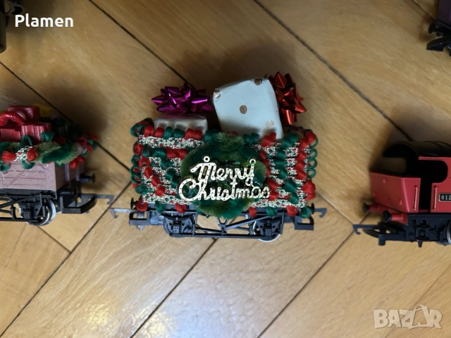 Коледен влак Hornby Santa’s Express R1248 + допълнителни вагони, снимка 4 - Влакчета, самолети, хеликоптери - 52990162