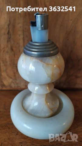 Продавам мраморна стойка за запалка