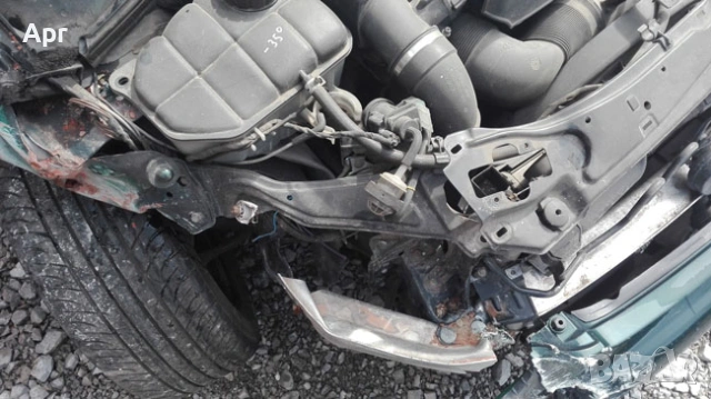 Mercedes-Benz C 200 CDI ударен, снимка 5 - Автомобили и джипове - 53482266