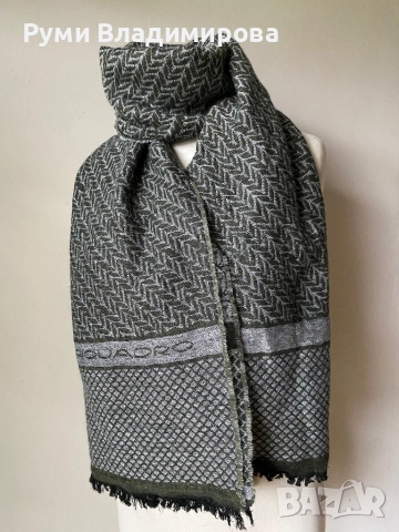 Тъмнозелен/ сив шал Piquadro с две лица с вълна/ мъжки шал, снимка 4 - Шалове - 43879466