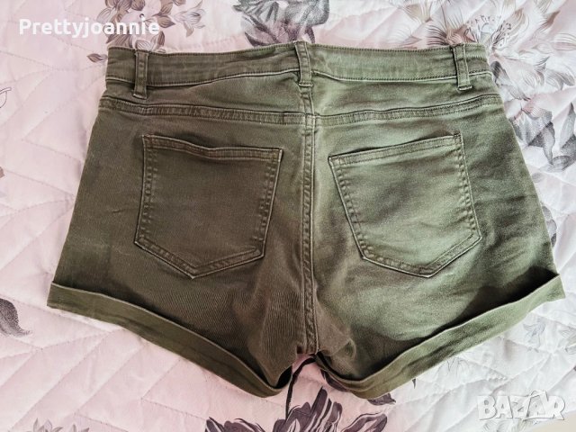 Зелени къси гащи H and M, снимка 2 - Къси панталони и бермуди - 37205018