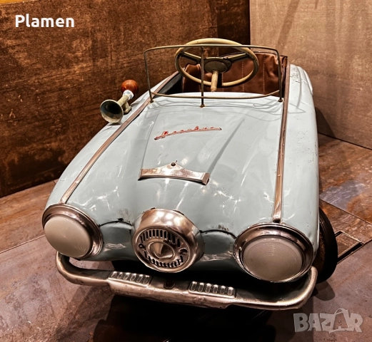 АВТЕНТИЧЕН УНИКАТ МОСКВИЧ С ПЕДАЛИ ПЪРВА СЕРИЯ