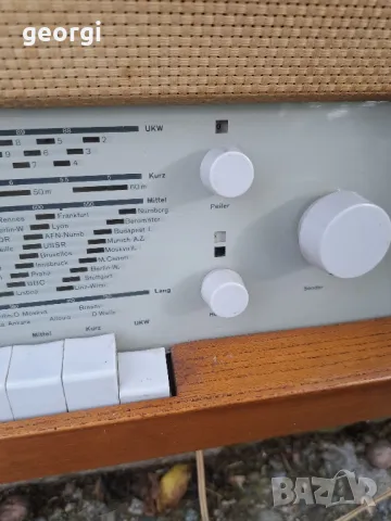 немско лампово радио Braun, снимка 4 - Радиокасетофони, транзистори - 50239689