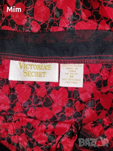 Victoria 's Secret M Черно сатенено боди на червени сърца, снимка 2 - Корсети, бюстиета, топове - 53568494