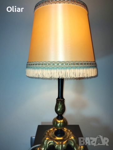 Красива, винтидж, настолна лампа. Месингова стойка и ретро лампион., снимка 3 - Антикварни и старинни предмети - 44928896