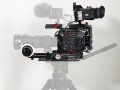 Кинокамера Panasonic AU-EVA1 Compact 5.7K Super 35mm плюс екстри, снимка 1