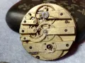 МЕХАНИЗЪМ с РИМСКИ ПОРЦЕЛАНОВ ЦИФЕРБЛАТ от СТАР РЯДЪК МОДЕЛ ШВЕЙЦАРСКИ ДЖОБЕН ЧАСОВНИК 49689, снимка 1