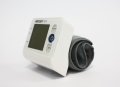 Апарат за измерване на кръвно налягане Benzer BR 4602 BP, за китка, снимка 1 - Уреди за диагностика - 40405714