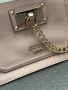 Средна дамска чанта GUESS, снимка 2