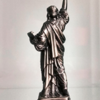 Сувенир от Ню Йорк , Статуята на Свободата . , снимка 11 - Антикварни и старинни предмети - 44843995