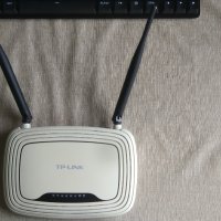 Безжичен Рутер TP-Link TL-WR841N, снимка 3 - Рутери - 43151168