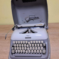 Пишеща машина "Адлер", снимка 1 - Колекции - 44864058