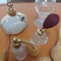 Стари шишенца за парфюми , снимка 1 - Антикварни и старинни предмети - 43084834