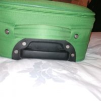 Малък куфар за ръчен багаж. , снимка 1 - Куфари - 28077638