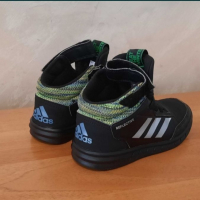Adidas-Много Запазени, снимка 5 - Детски маратонки - 36490481