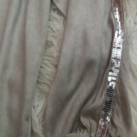 Сиво-бежова риза със сребристи пайети по ръкавите и около деколтето , снимка 3 - Ризи - 38111875