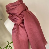 Розов шал, цвят пепел от рози/ тънък шал, снимка 2 - Шалове - 42988763