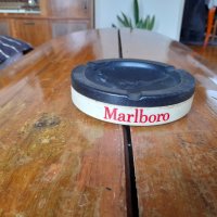 Стар пепелник Marlboro #7, снимка 1 - Антикварни и старинни предмети - 38998905