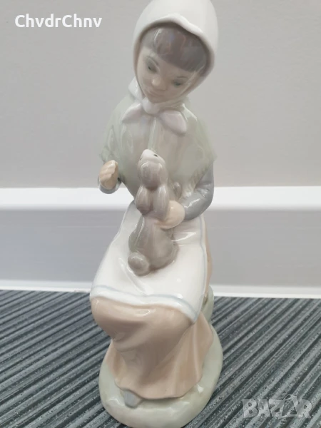 NAO Lladro Zaphir статуетка 20см/НАО ЛАДРО ЗАФИР испанска порцеланова фигура/момиче със заек, снимка 1