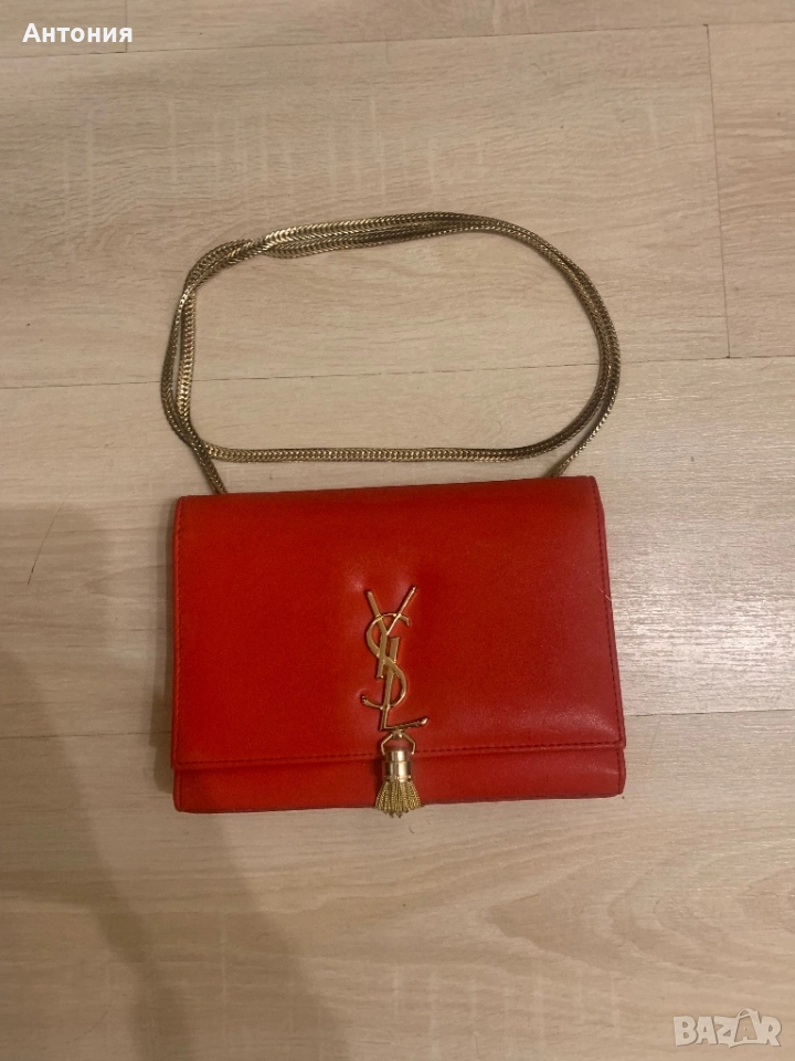Червена чанта, снимка 1
