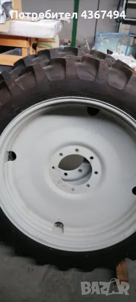 Гуми с джанти от Италиянска прикачна пръскачка, снимка 1