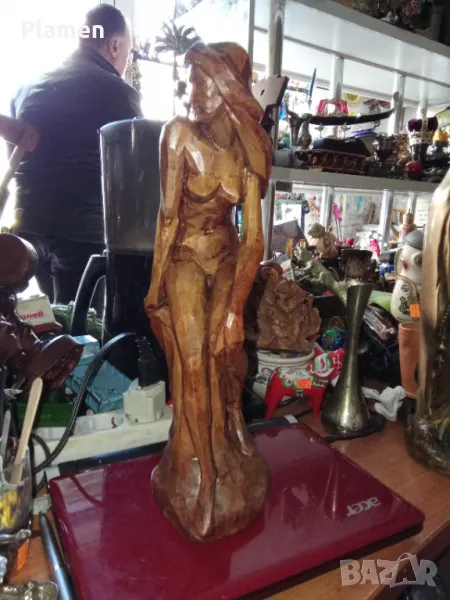 Дървена статуя на гола жена , снимка 1
