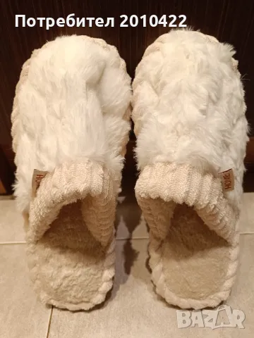 Домашни чехли , размер 36, на етикета е 38, но са умалени, дължина на стелката 23 см.Нови.