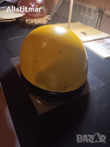 Ретро каска за мотоциклет, жълт цвят