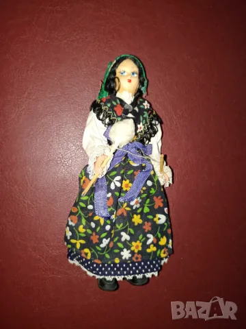 Старинна етно кукла с хурка и вретено, снимка 1