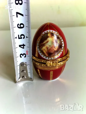 Прекрасна Порцеланова Кутия За Бижута-Яйце, снимка 8 - Антикварни и старинни предмети - 49903267