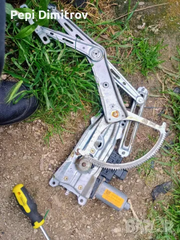 Преден ляв  стъклоповдигач,моторче Opel Zafira 90579355 / 101249200 / 90579571, снимка 2 - Части - 50280944