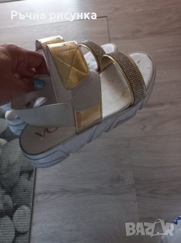 Детски сандали 33 номер в златисто ,здрави, снимка 1